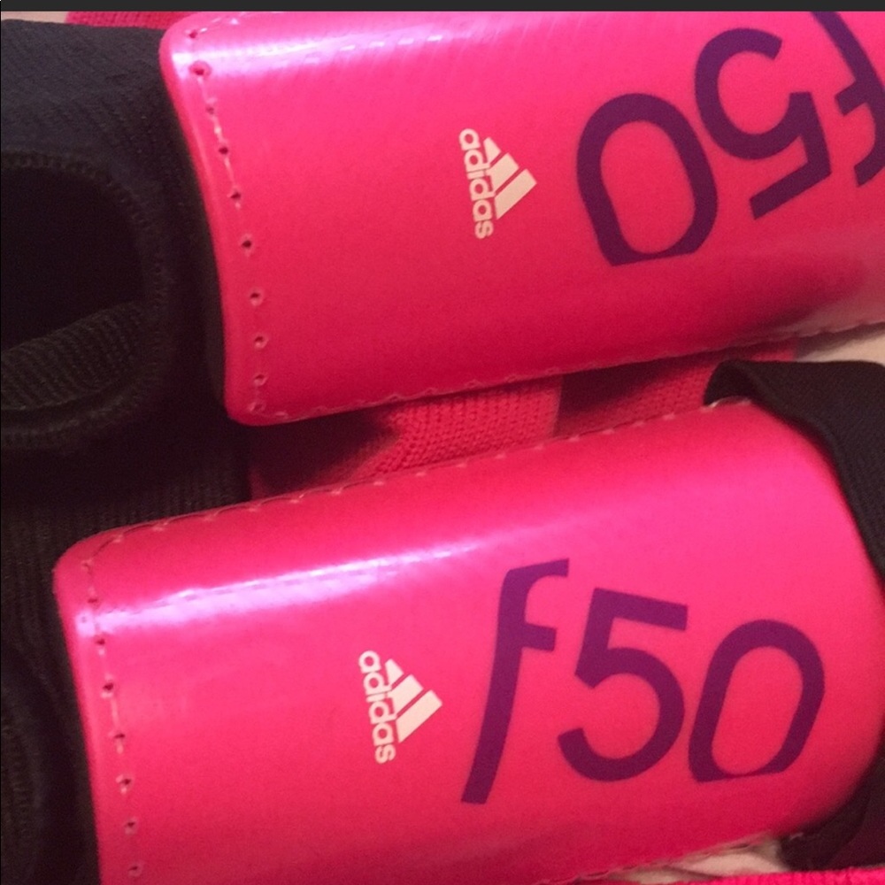 ***SOLD IN BUNDLE*** SOCCER ⚽️ SHIN GUARDS- ADIDAS